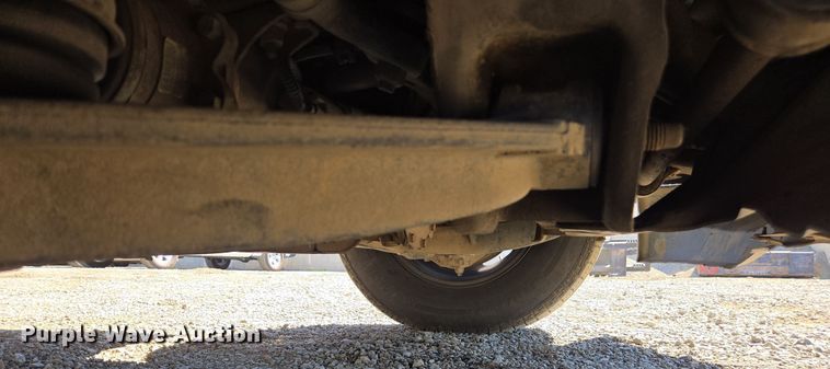 image for item EC0952 2018 Chevrolet Silverado 3500HD Crew Cab flatbed pickup truck