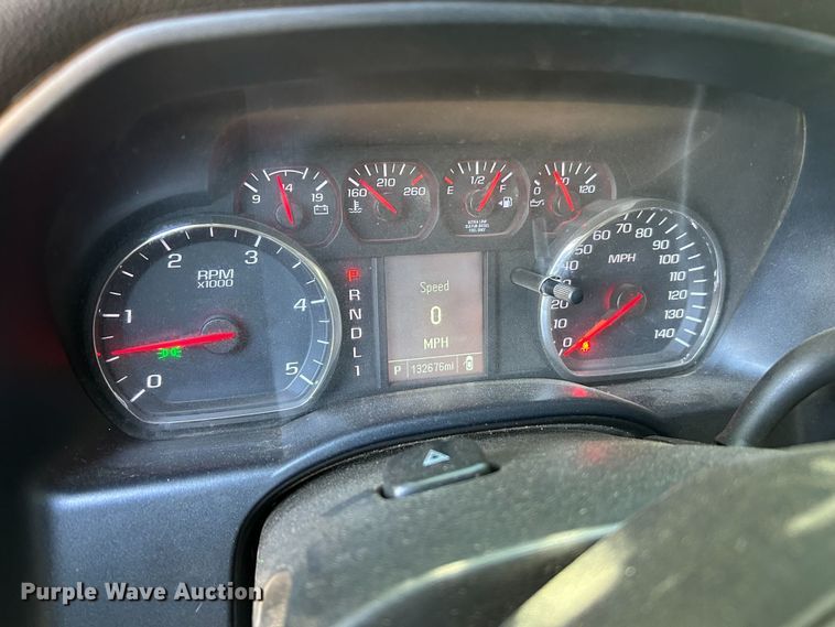 image for item EC0952 2018 Chevrolet Silverado 3500HD Crew Cab flatbed pickup truck