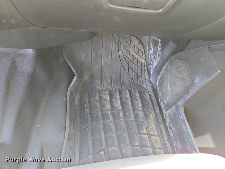 image for item EC0952 2018 Chevrolet Silverado 3500HD Crew Cab flatbed pickup truck