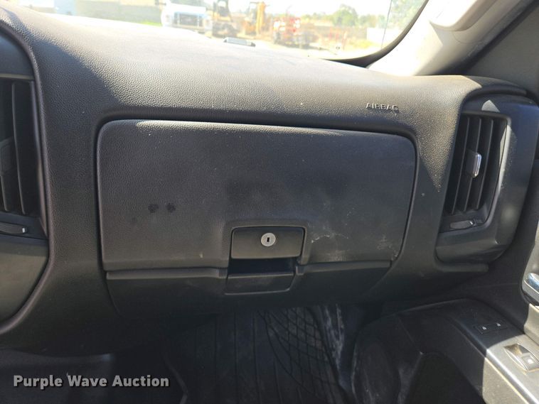 image for item EC0952 2018 Chevrolet Silverado 3500HD Crew Cab flatbed pickup truck