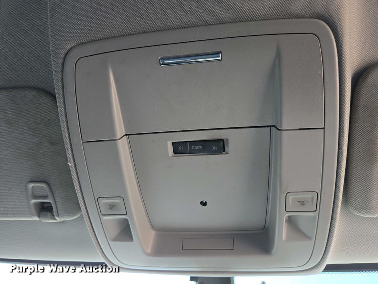 image for item EC0952 2018 Chevrolet Silverado 3500HD Crew Cab flatbed pickup truck