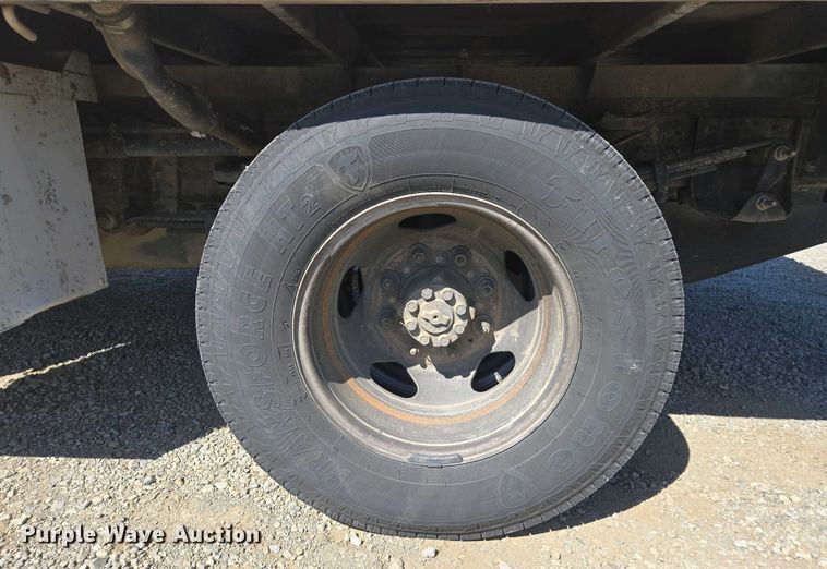 image for item EC0952 2018 Chevrolet Silverado 3500HD Crew Cab flatbed pickup truck