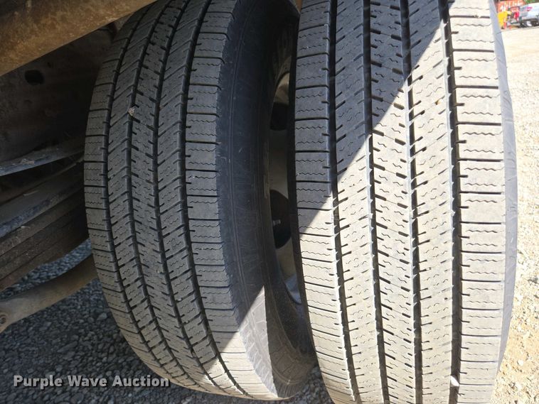 image for item EC0952 2018 Chevrolet Silverado 3500HD Crew Cab flatbed pickup truck