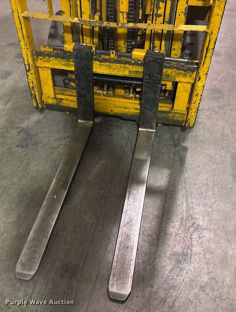 image for item EC3542 1985 Komatsu FG20 forklift