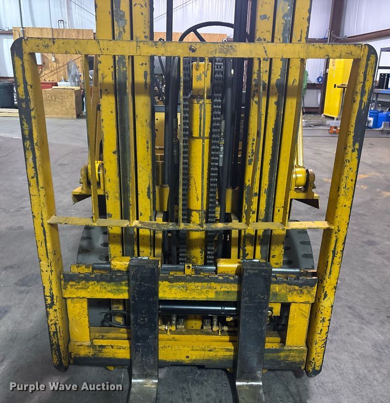 image for item EC3542 1985 Komatsu FG20 forklift