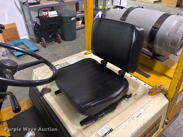 image for item EC3542 1985 Komatsu FG20 forklift