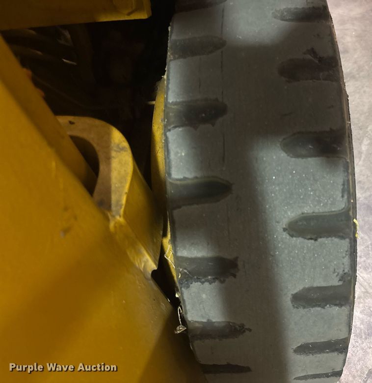 image for item EC3542 1985 Komatsu FG20 forklift