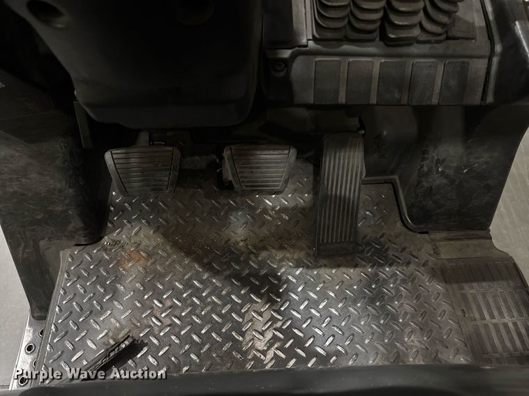 image for item EC3543 2016 UniCarriers CFS40 forklift