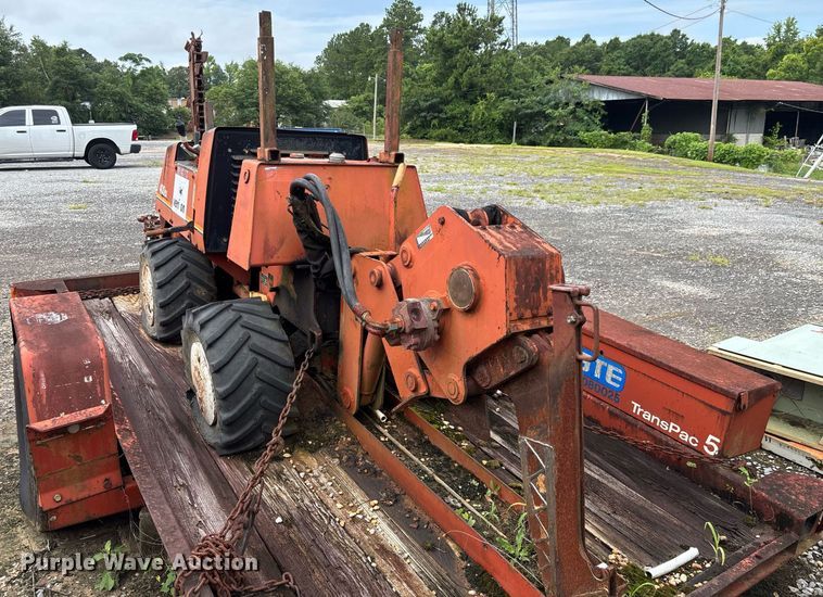image for item EC3644 1994 Ditch Witch 400SXD trencher