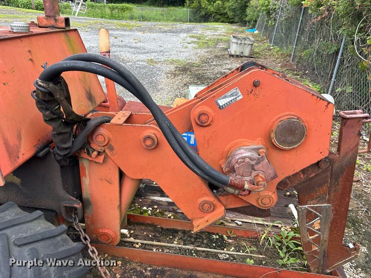 image for item EC3644 1994 Ditch Witch 400SXD trencher