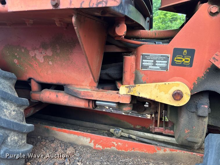 image for item EC3644 1994 Ditch Witch 400SXD trencher