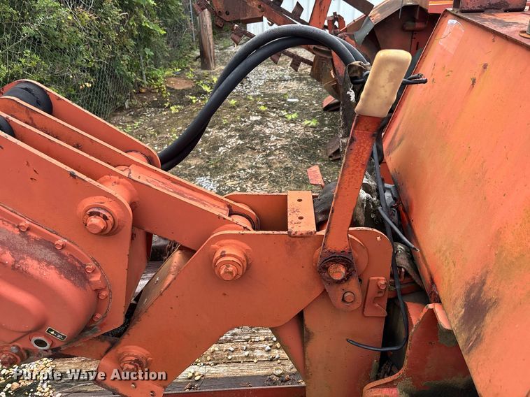 image for item EC3644 1994 Ditch Witch 400SXD trencher