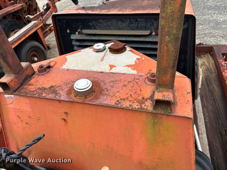 image for item EC3644 1994 Ditch Witch 400SXD trencher