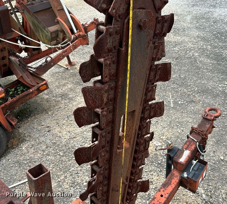 image for item EC3644 1994 Ditch Witch 400SXD trencher