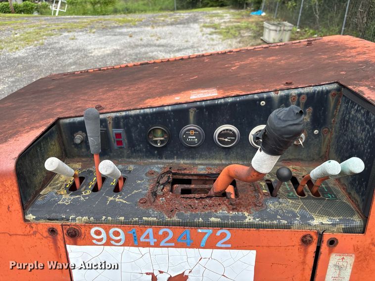 image for item EC3644 1994 Ditch Witch 400SXD trencher