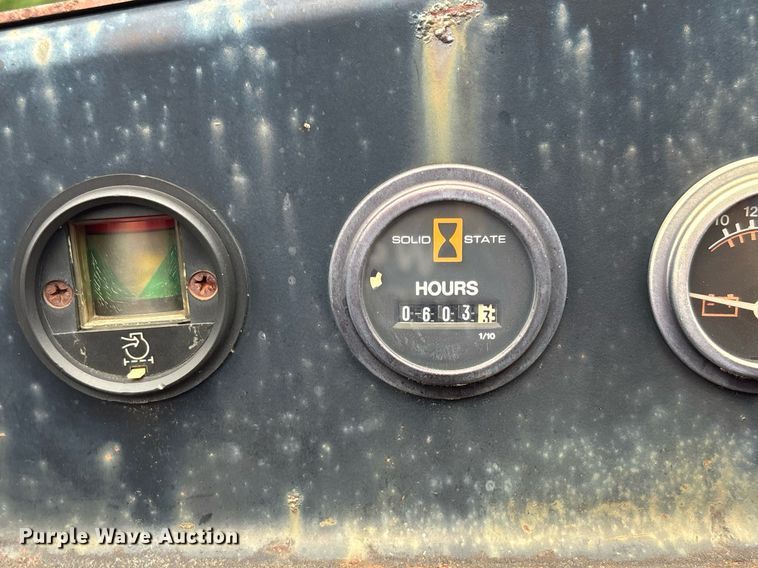 image for item EC3644 1994 Ditch Witch 400SXD trencher