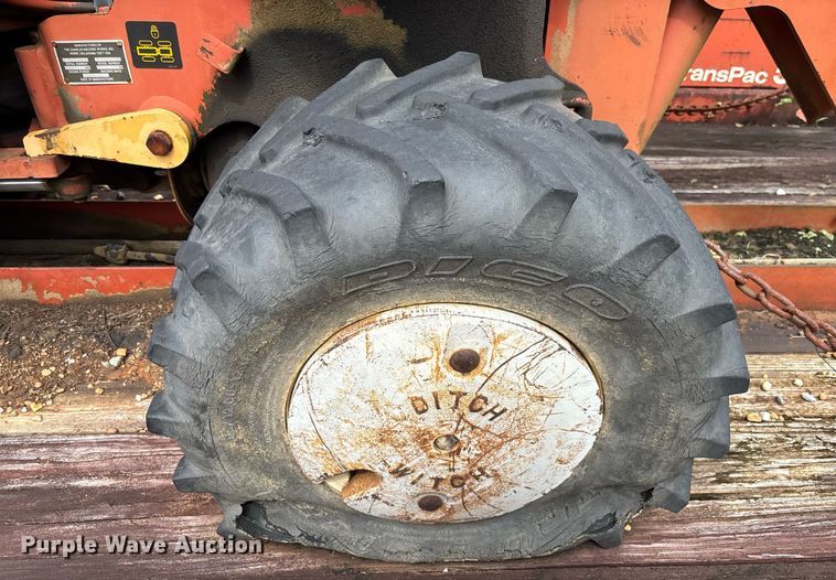 image for item EC3644 1994 Ditch Witch 400SXD trencher