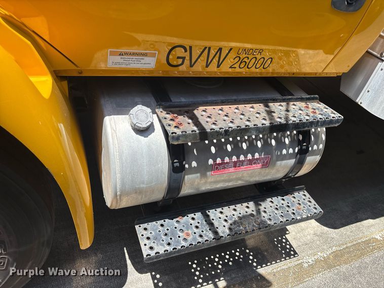 image for item EC3657 2013 International 4300 box truck