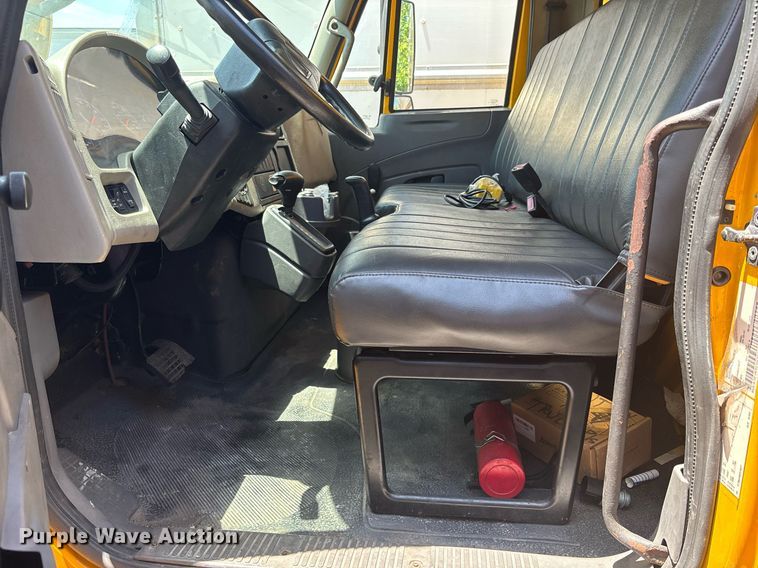 image for item EC3657 2013 International 4300 box truck