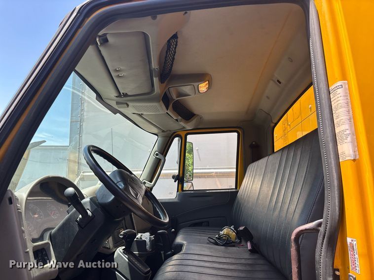 image for item EC3657 2013 International 4300 box truck