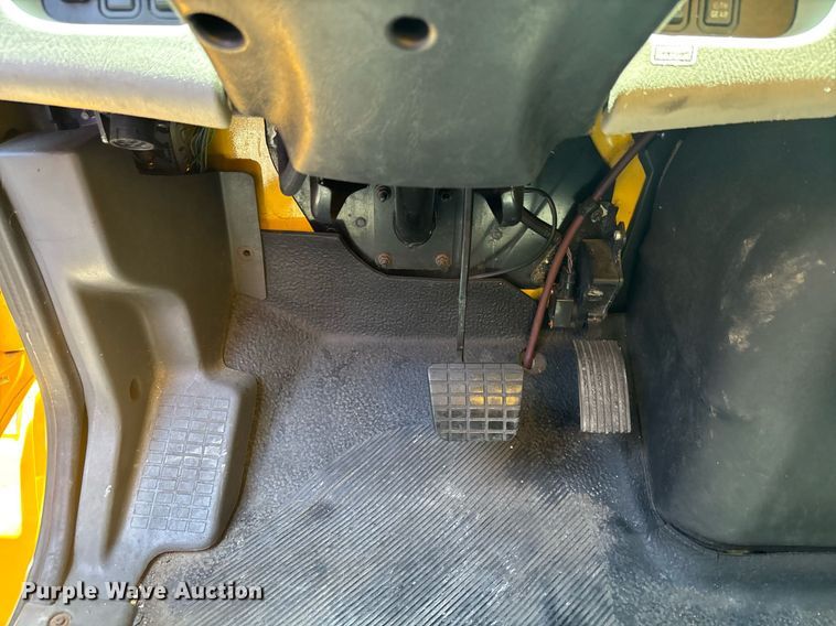 image for item EC3657 2013 International 4300 box truck