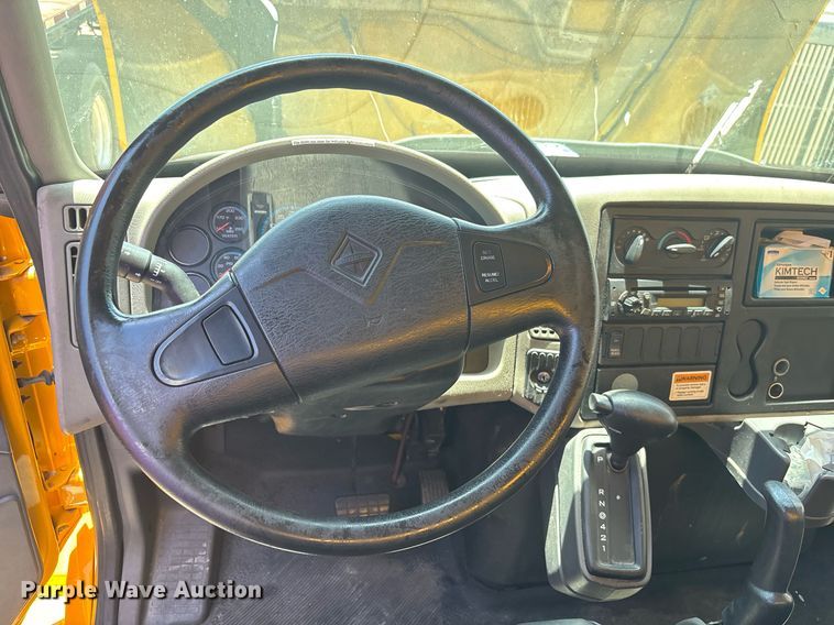 image for item EC3657 2013 International 4300 box truck