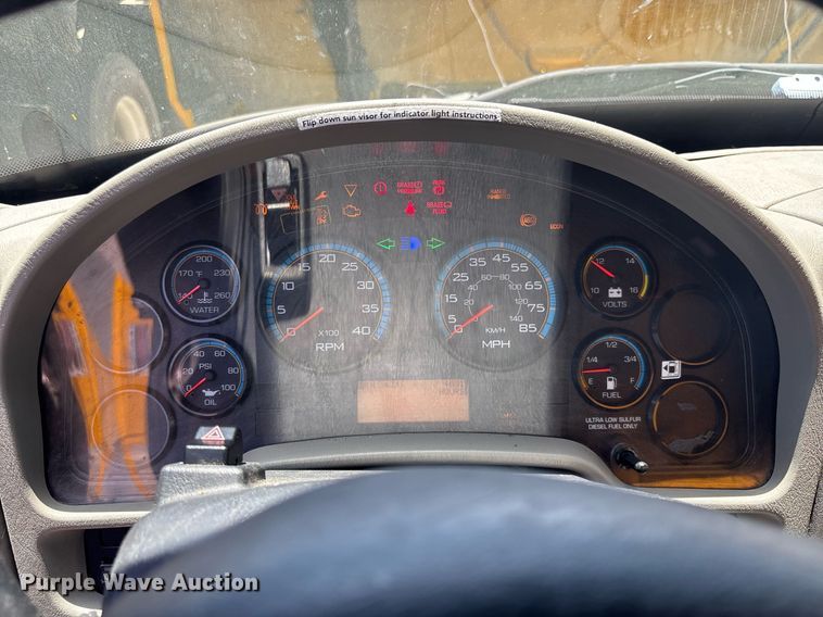 image for item EC3657 2013 International 4300 box truck