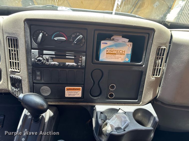 image for item EC3657 2013 International 4300 box truck