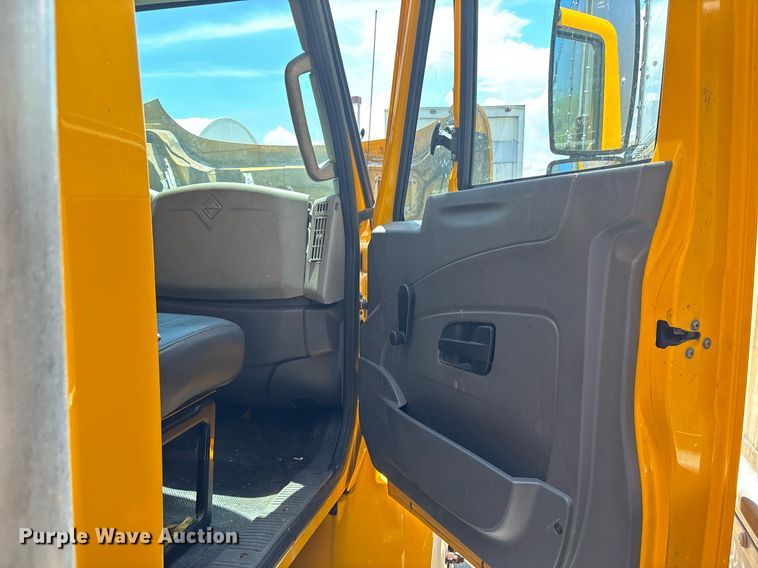 image for item EC3657 2013 International 4300 box truck