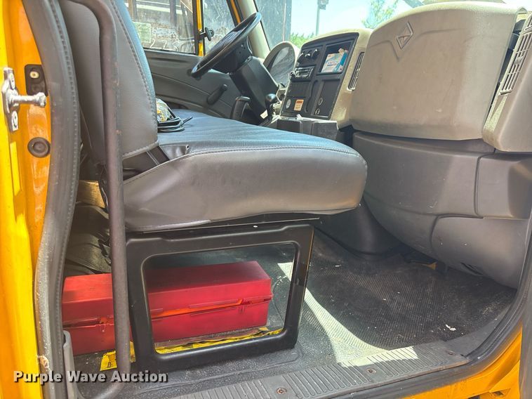 image for item EC3657 2013 International 4300 box truck