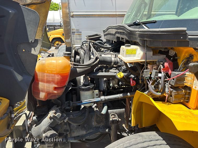 image for item EC3657 2013 International 4300 box truck