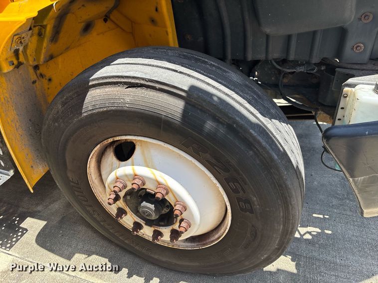 image for item EC3657 2013 International 4300 box truck