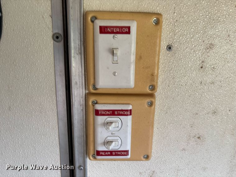 image for item EC3686 1997 Wells Cargo fiber optic splicing trailer