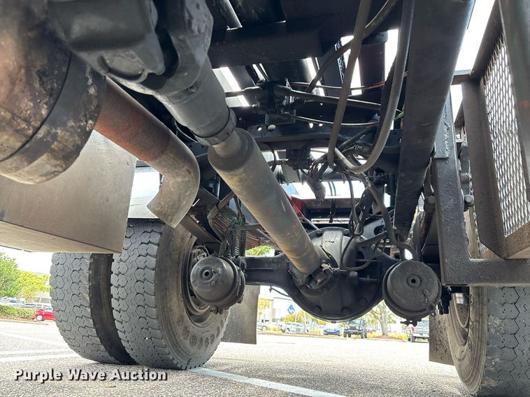 image for item EC3700 2006 International 4300 hook lift truck