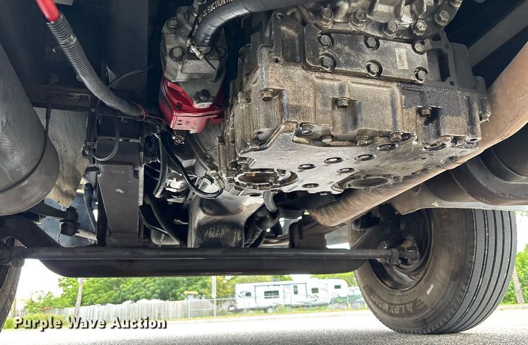 image for item EC3700 2006 International 4300 hook lift truck