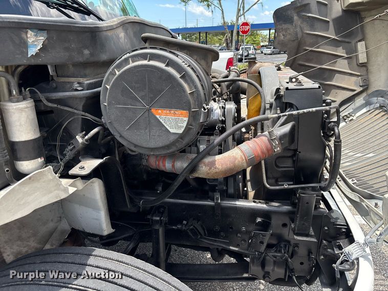 image for item EC3700 2006 International 4300 hook lift truck