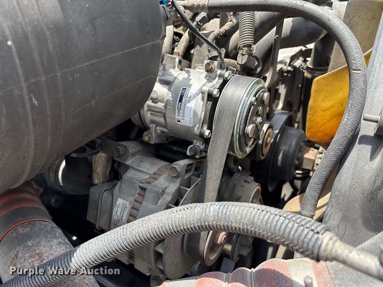 image for item EC3700 2006 International 4300 hook lift truck