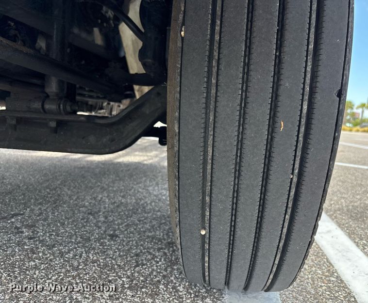 image for item EC3700 2006 International 4300 hook lift truck