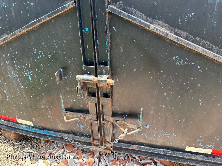 image for item EC3711 Roll-off dumpster