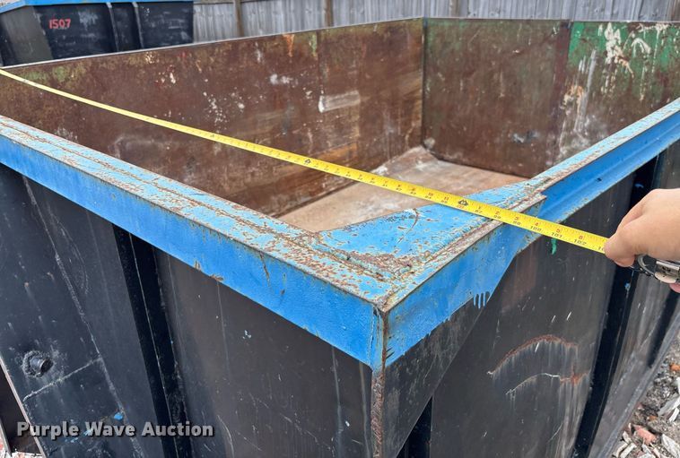 image for item EC3711 Roll-off dumpster