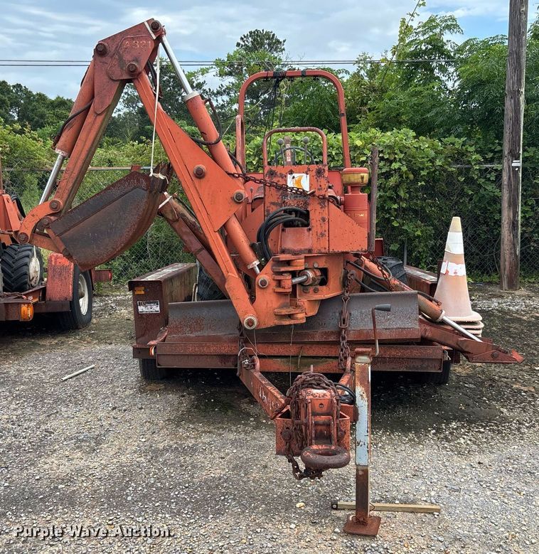 image for item EC3713 1986 Ditch Witch 3210DD trencher