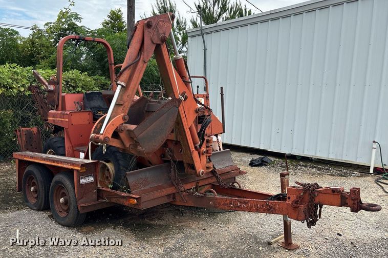 image for item EC3713 1986 Ditch Witch 3210DD trencher