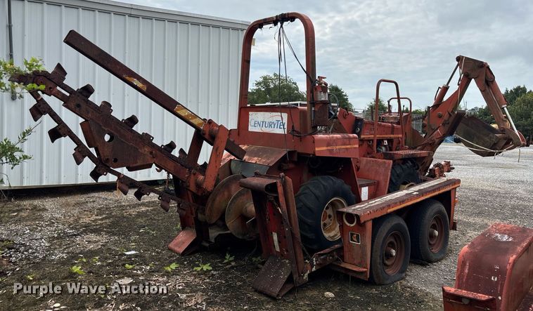 image for item EC3713 1986 Ditch Witch 3210DD trencher