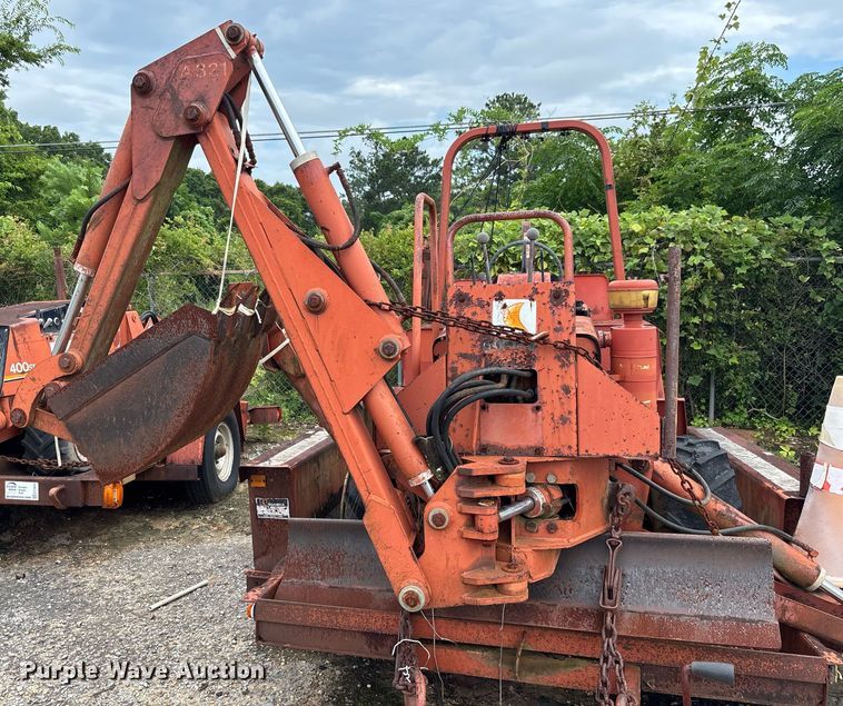 image for item EC3713 1986 Ditch Witch 3210DD trencher