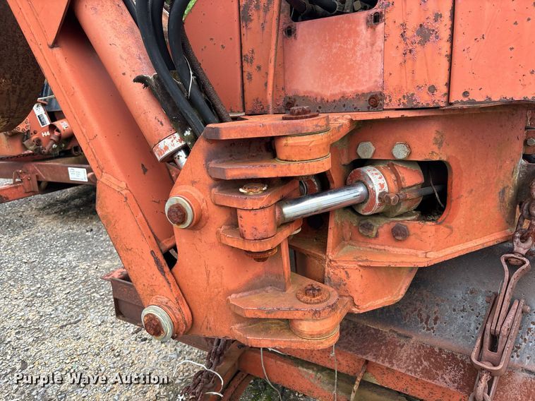 image for item EC3713 1986 Ditch Witch 3210DD trencher