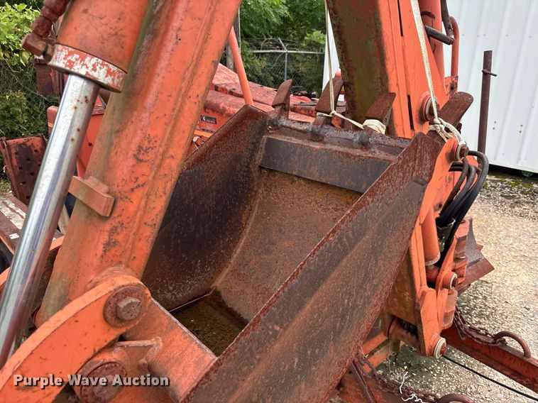 image for item EC3713 1986 Ditch Witch 3210DD trencher