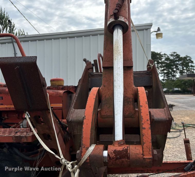 image for item EC3713 1986 Ditch Witch 3210DD trencher