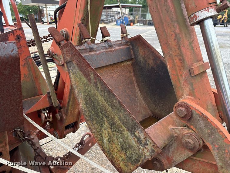 image for item EC3713 1986 Ditch Witch 3210DD trencher