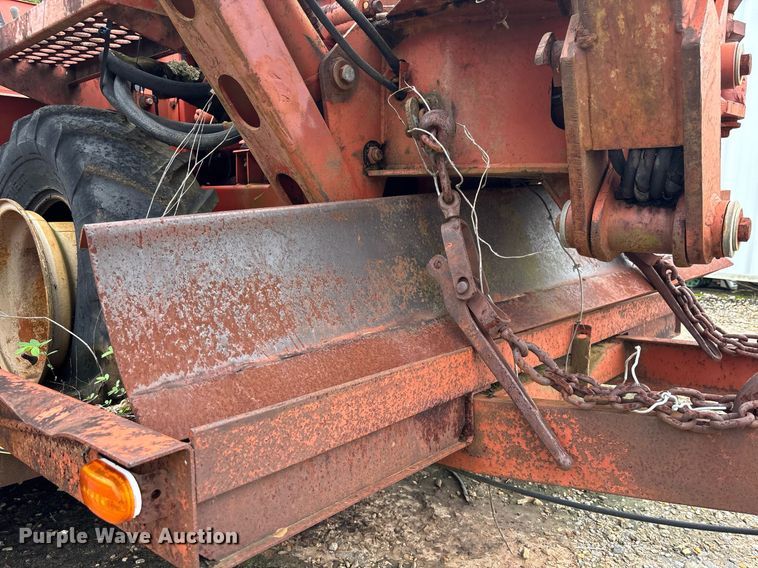 image for item EC3713 1986 Ditch Witch 3210DD trencher