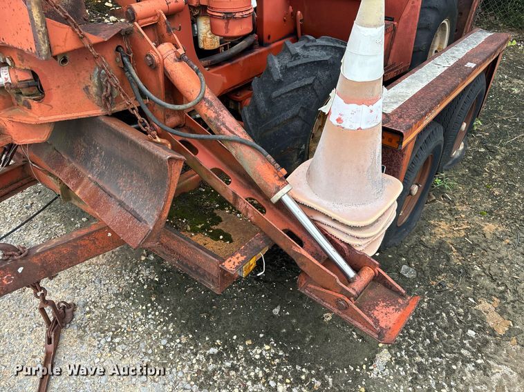 image for item EC3713 1986 Ditch Witch 3210DD trencher